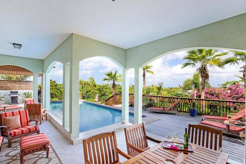 Pelican Paradise Villa - Leeward Beach Grace Bay Exterior foto